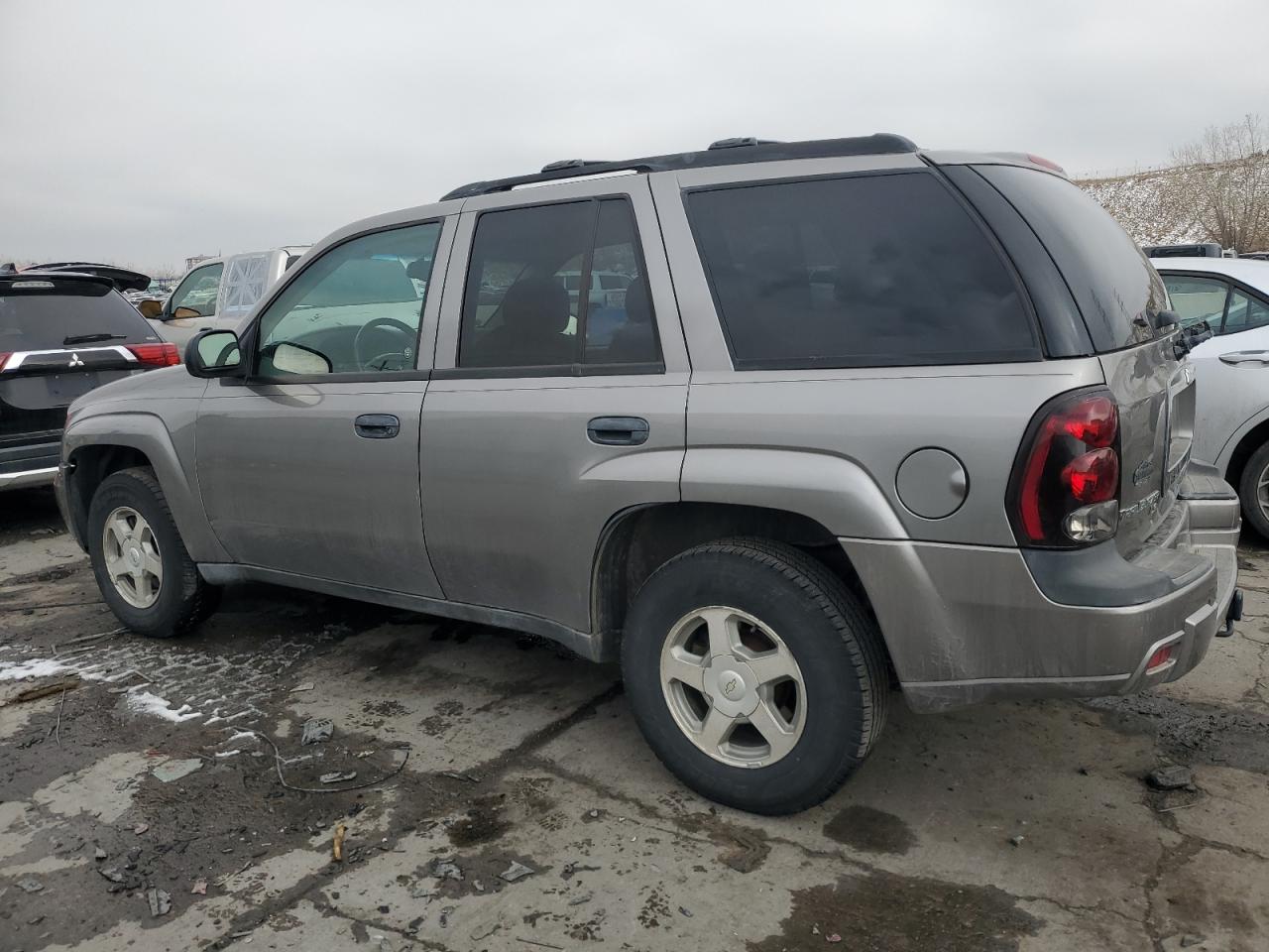 2005 Chevrolet TrailBlazer - Image 2