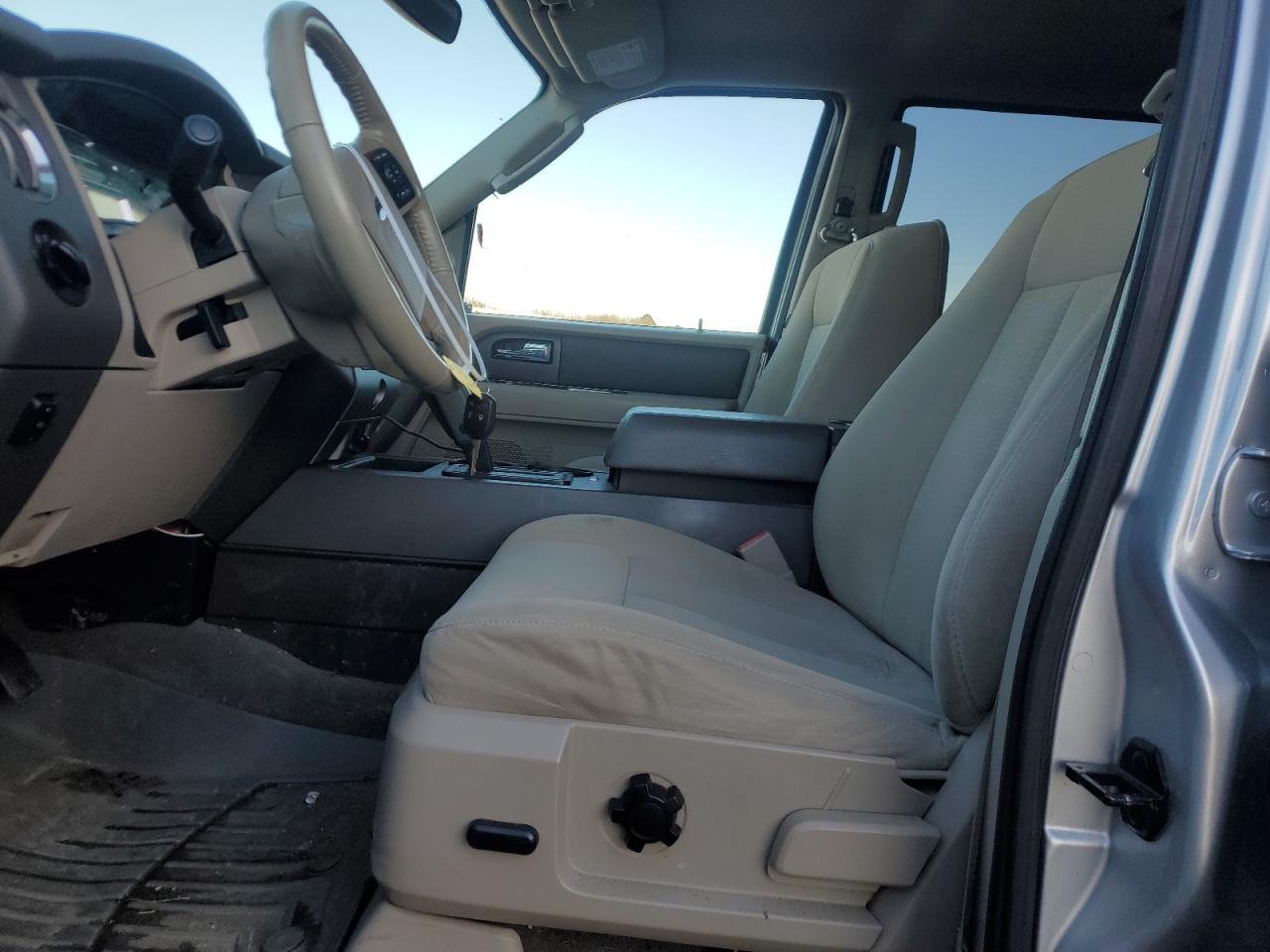 2014 Ford Expedition - Image 7