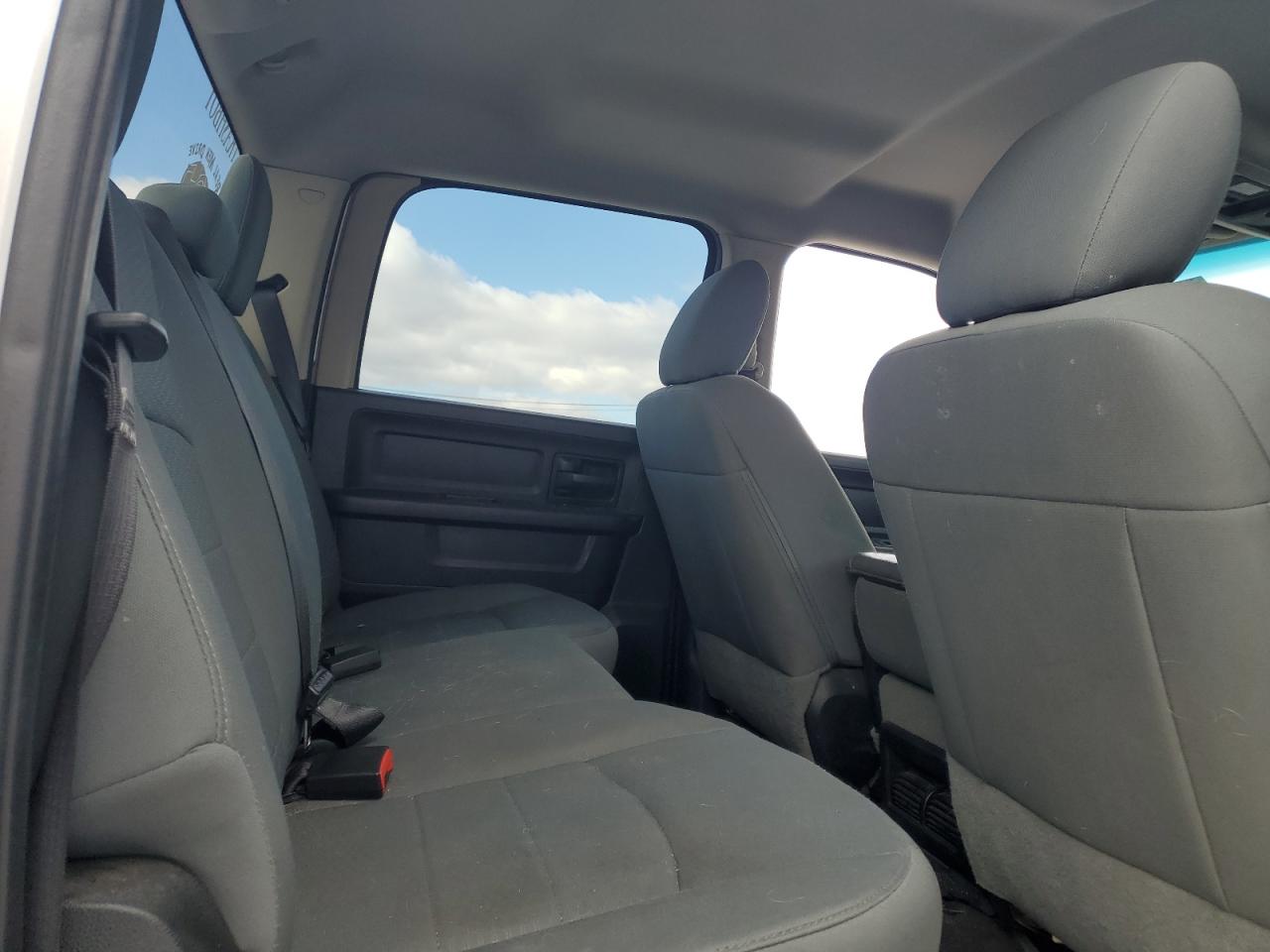 2015 RAM 1500 - Image 10