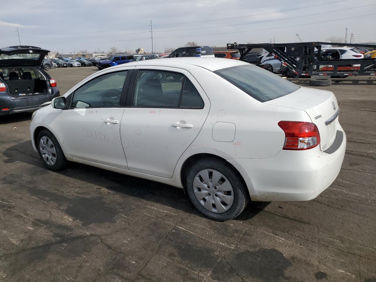 2010 Toyota Yaris - Image 2