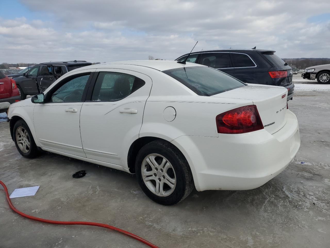 2011 Dodge Avenger - Image 2