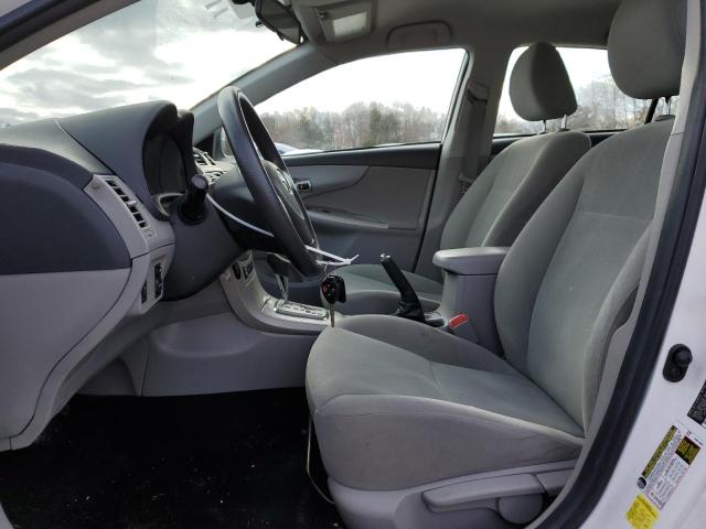 Седаны TOYOTA COROLLA 2013 Белый