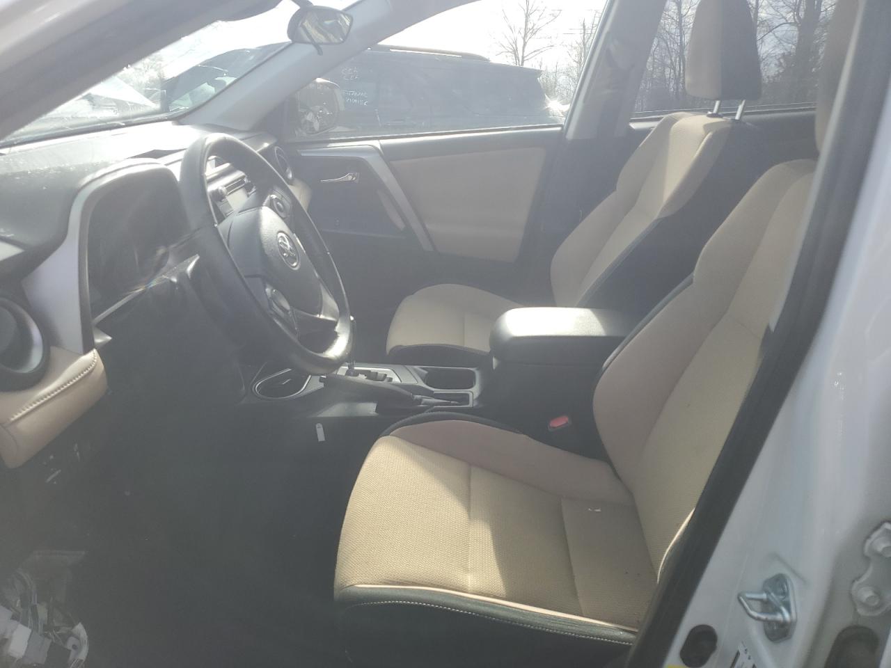 2018 Toyota RAV 4 - Image 7