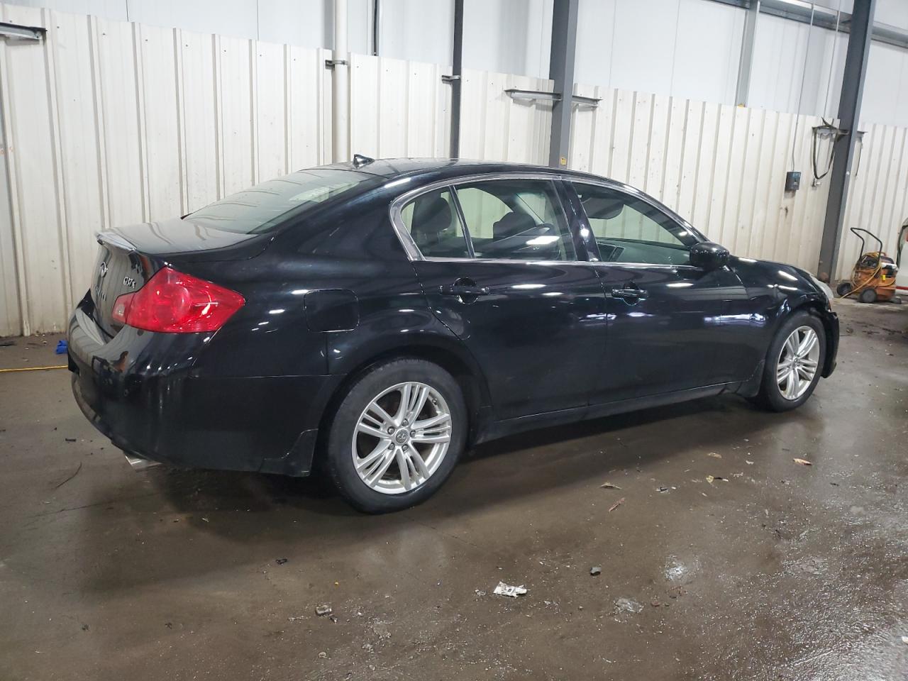 2013 Infiniti G - Image 3