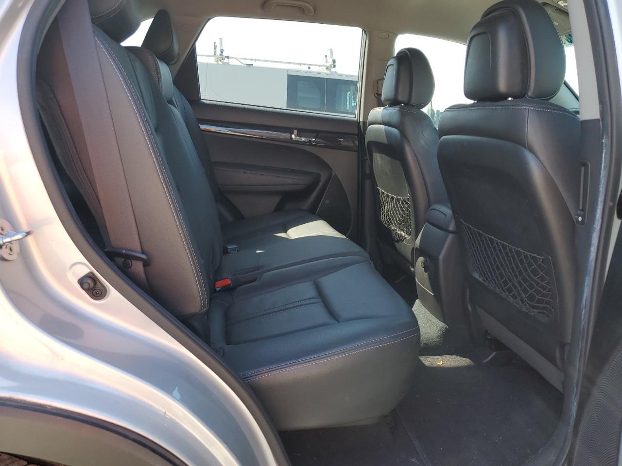 2011 Kia Sorento - Image 11