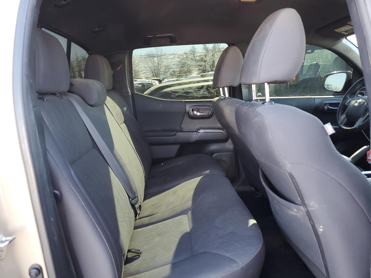 2019 Toyota Tacoma - Image 10