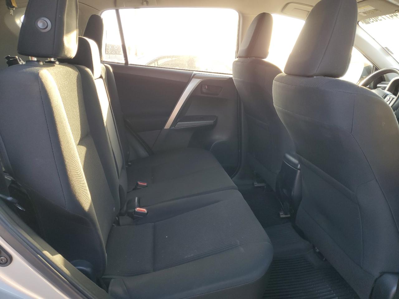 2018 Toyota RAV 4 - Image 11