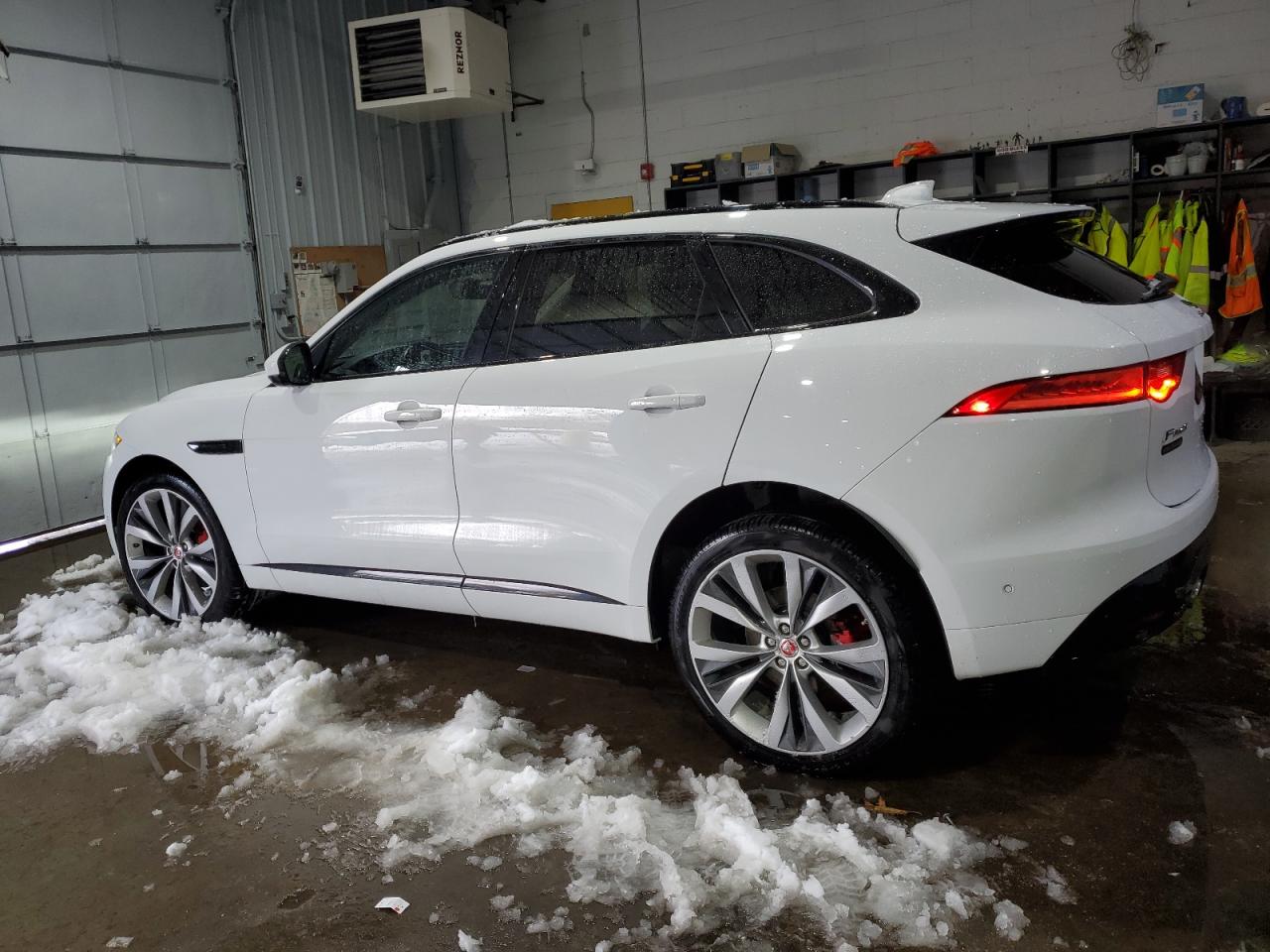 2019 Jaguar F-Pace - Image 2