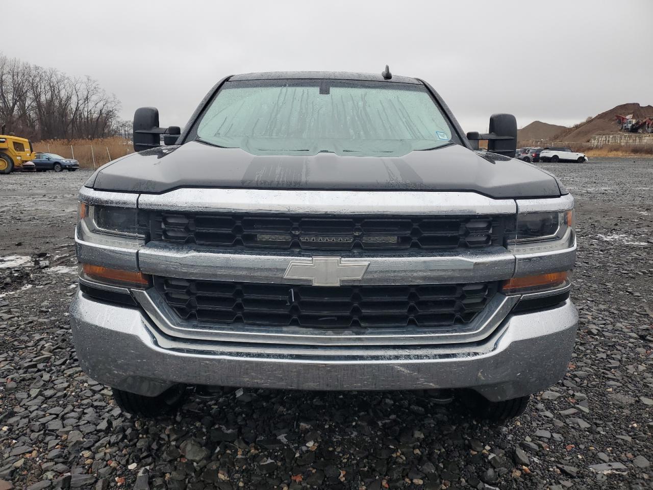 2016 Chevrolet Silverado - Image 5