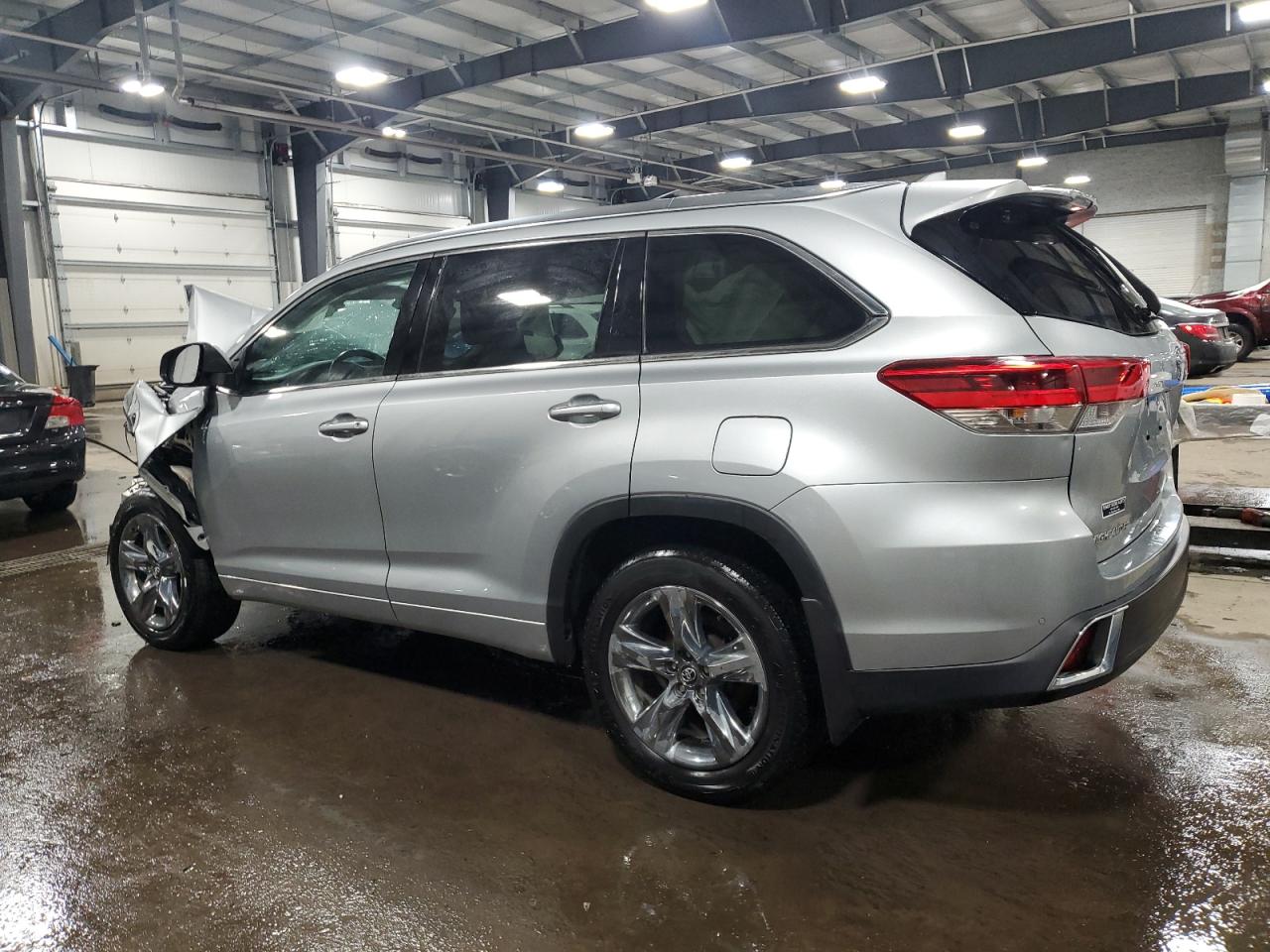 2019 Toyota Highlander - Image 2