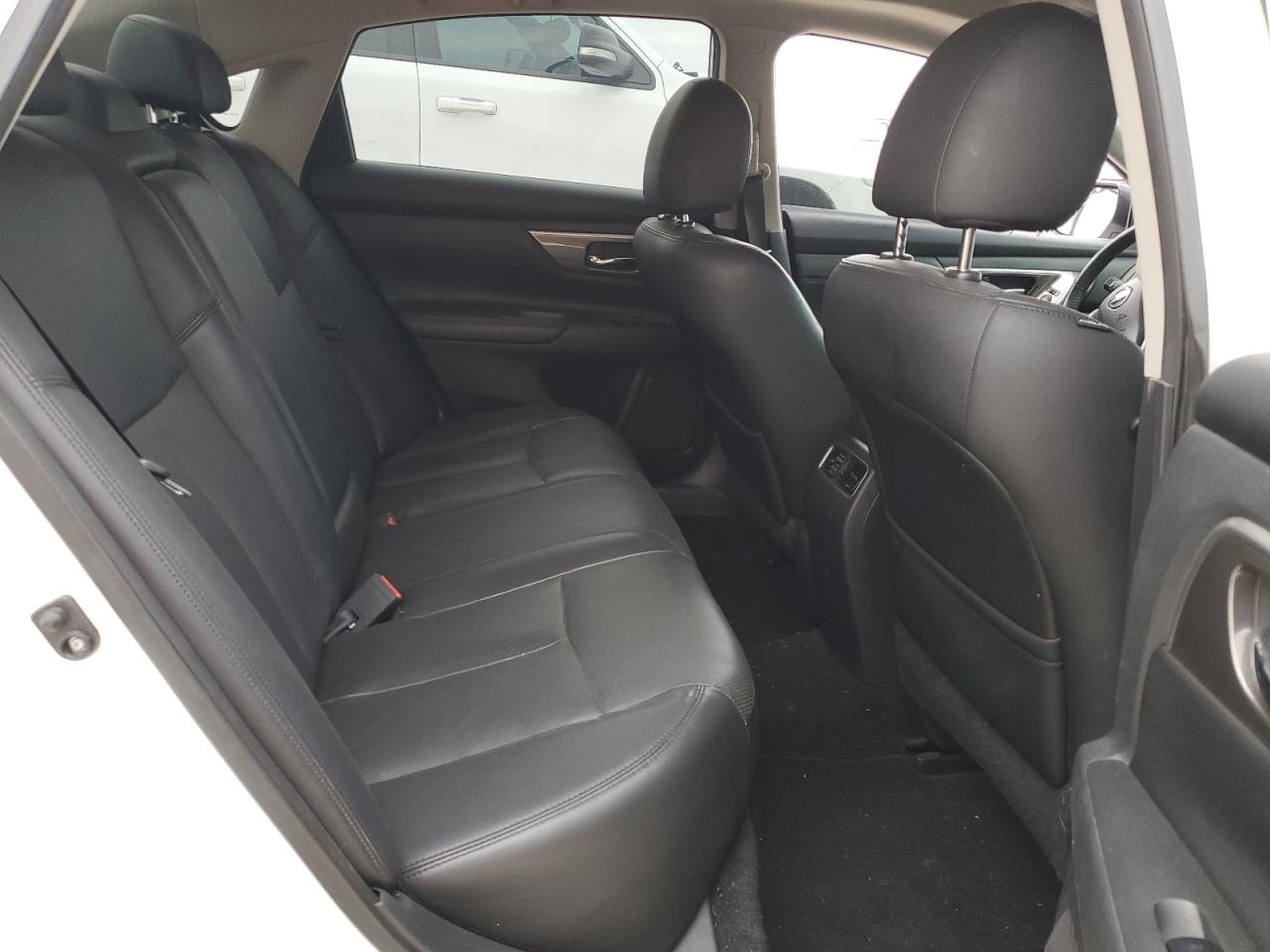 2015 Nissan Altima - Image 10