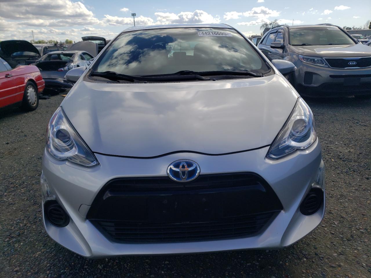 2015 Toyota Prius - Image 5