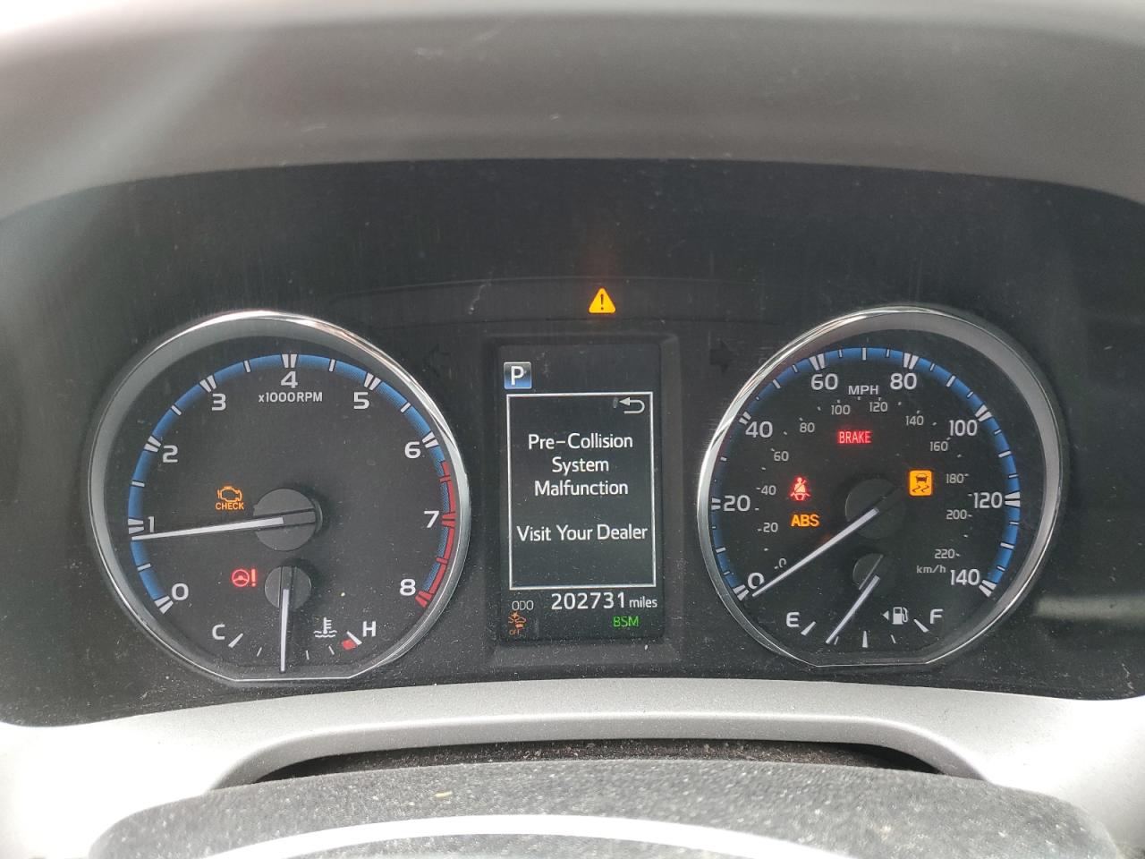2017 Toyota RAV 4 - Image 9