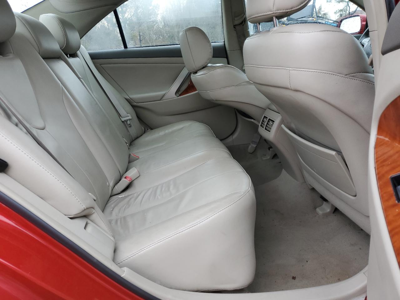 2010 Toyota Camry - Image 11