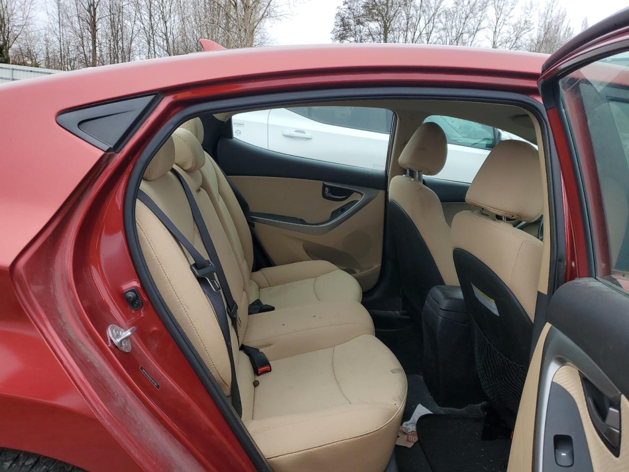2013 Hyundai Elantra - Image 10