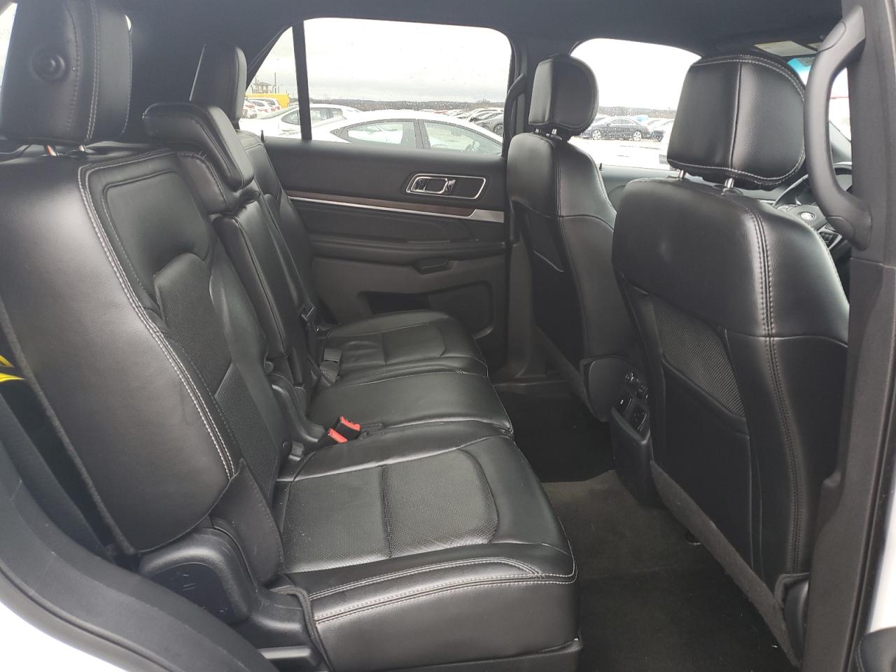 2017 Ford Explorer - Image 11