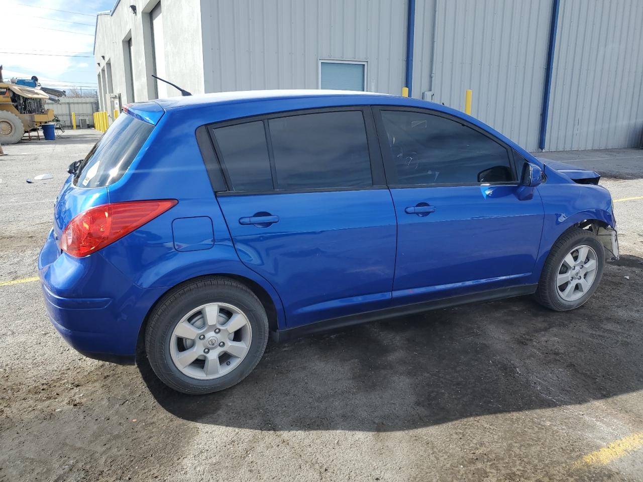2012 Nissan Versa - Image 3