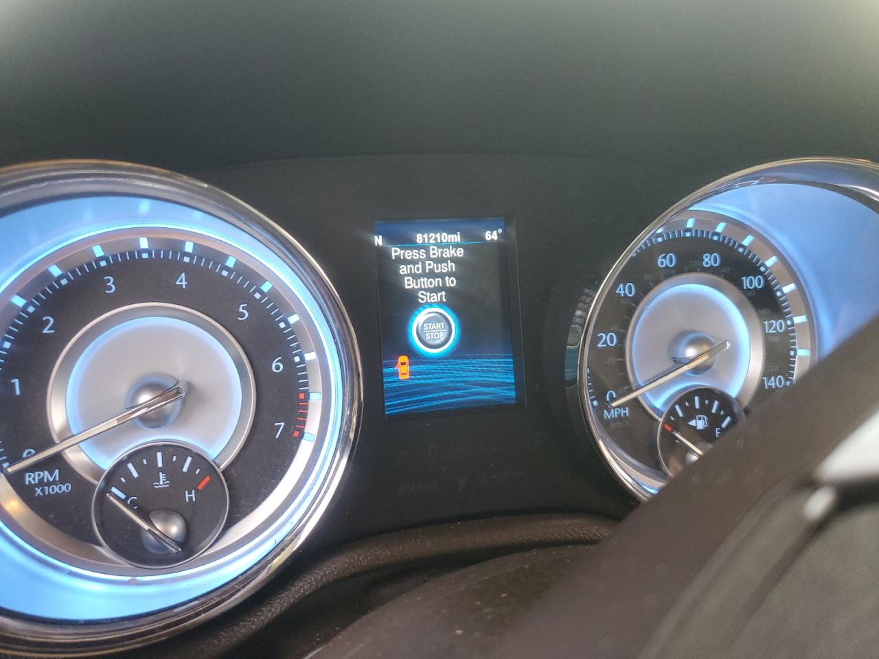 2014 Chrysler 300 - Image 9