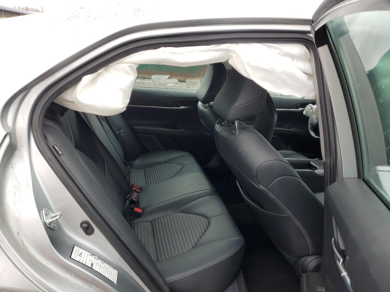 2021 Toyota Camry - Image 10