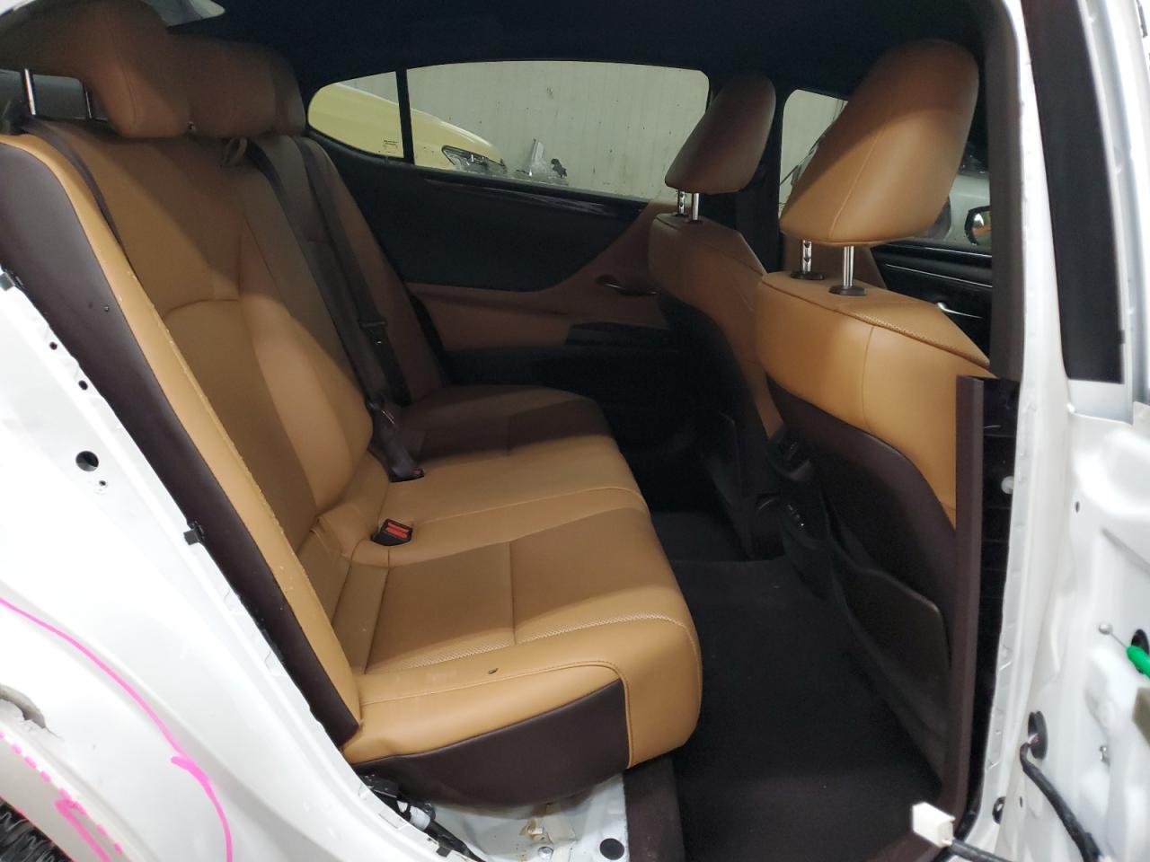 2020 Lexus ES - Image 10