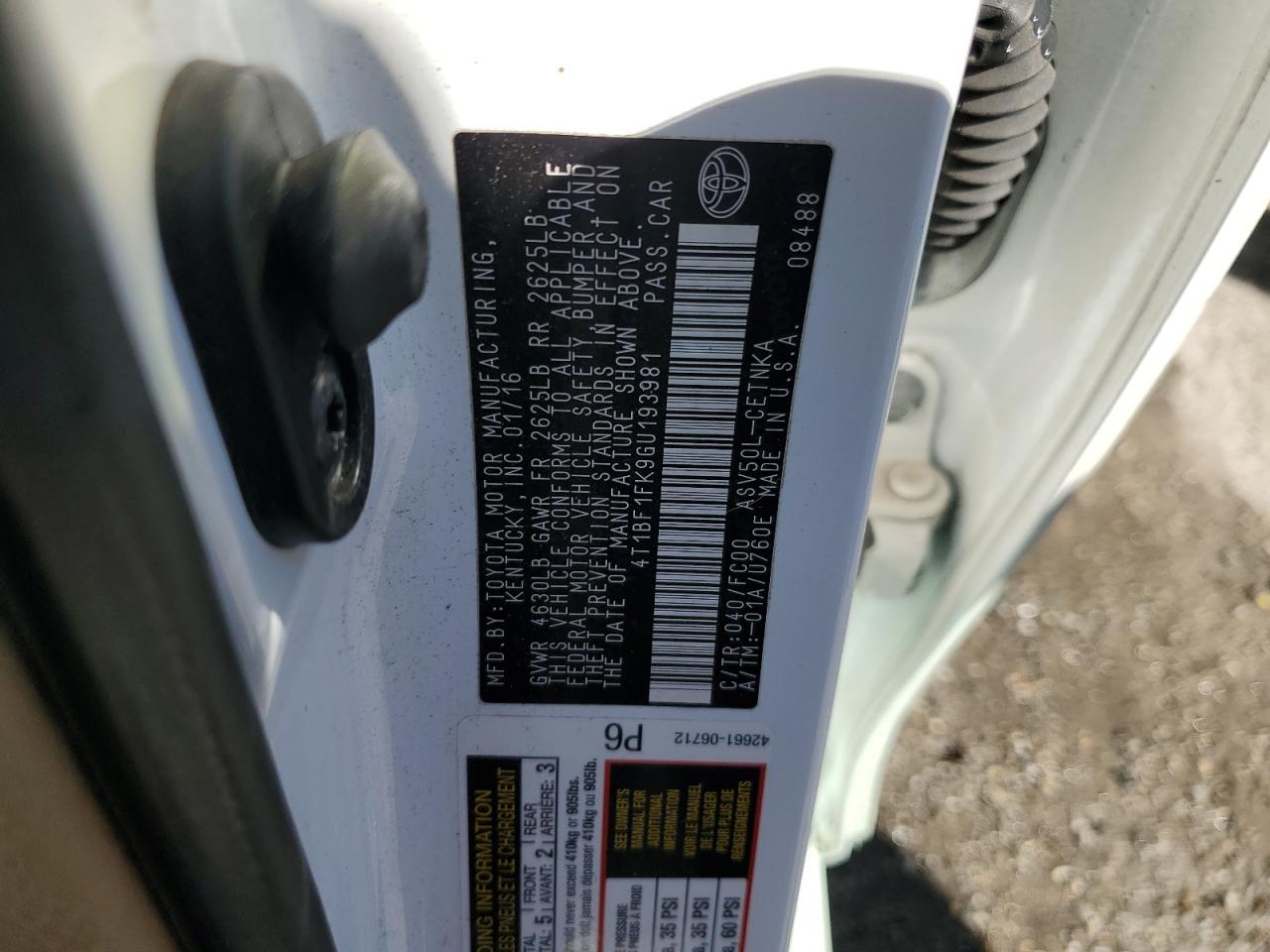 2016 Toyota Camry - Image 12