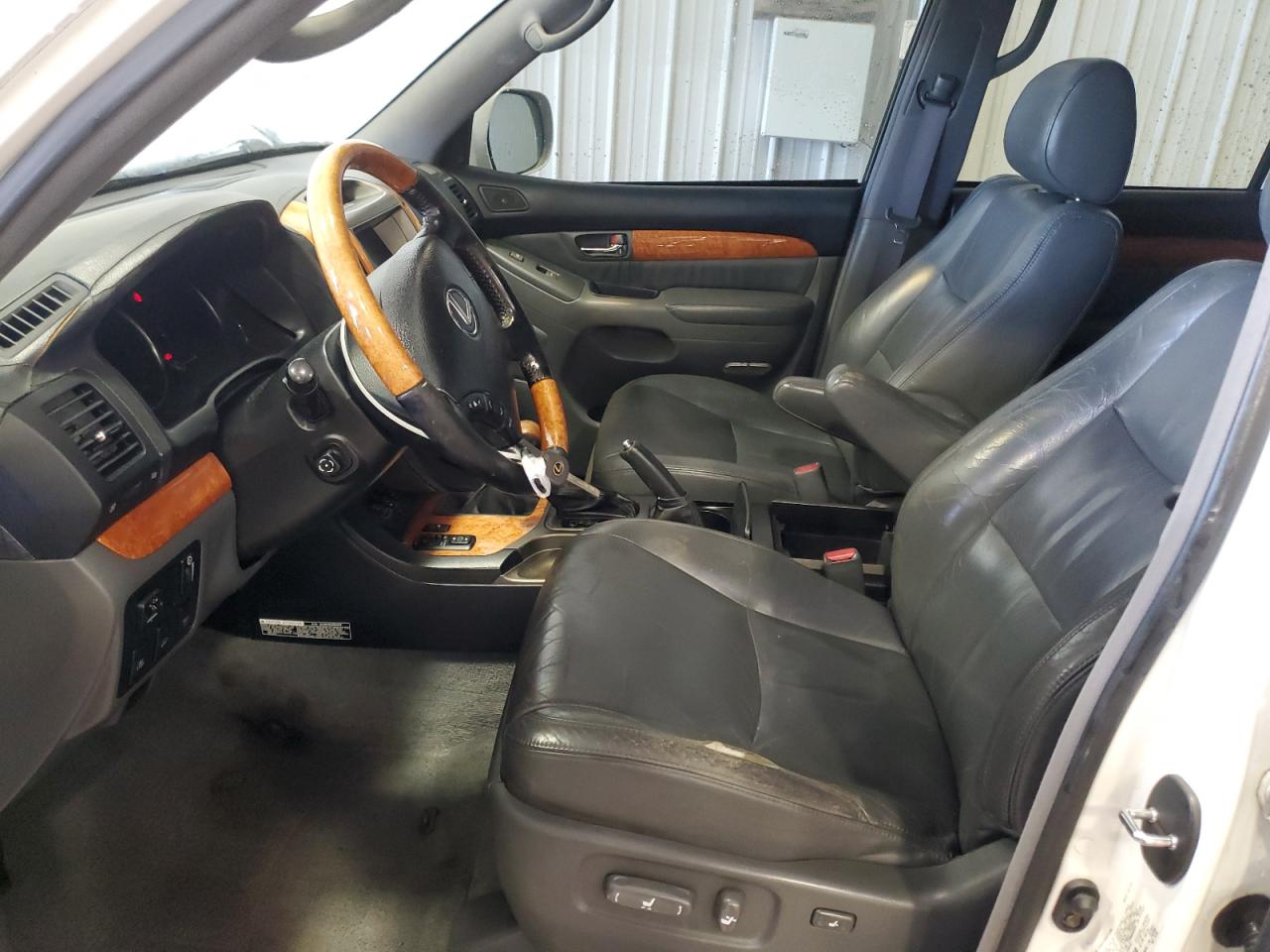 2004 Lexus GX - Image 7