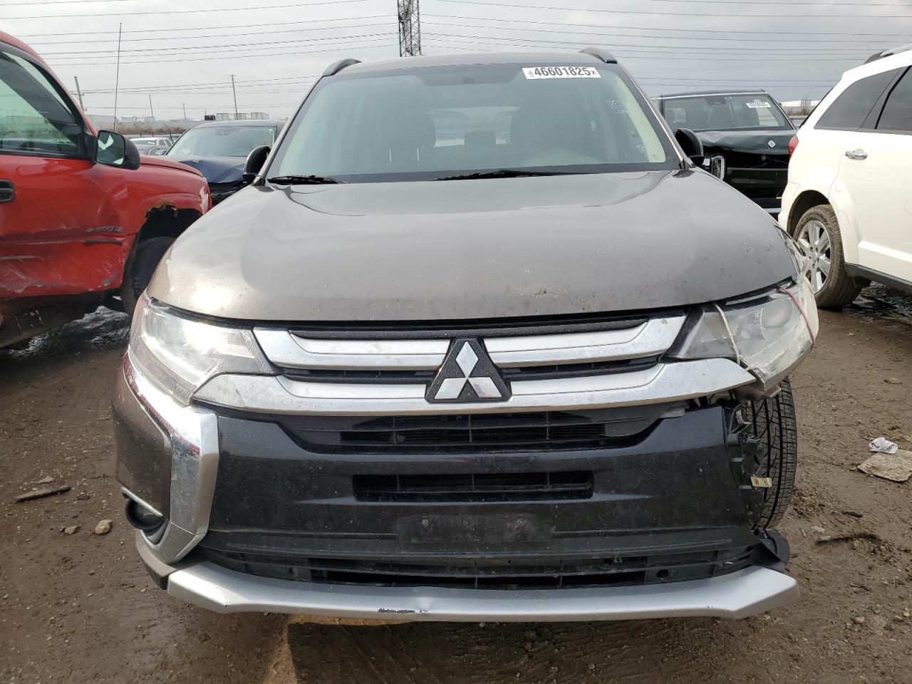 2016 Mitsubishi Outlander - Image 5