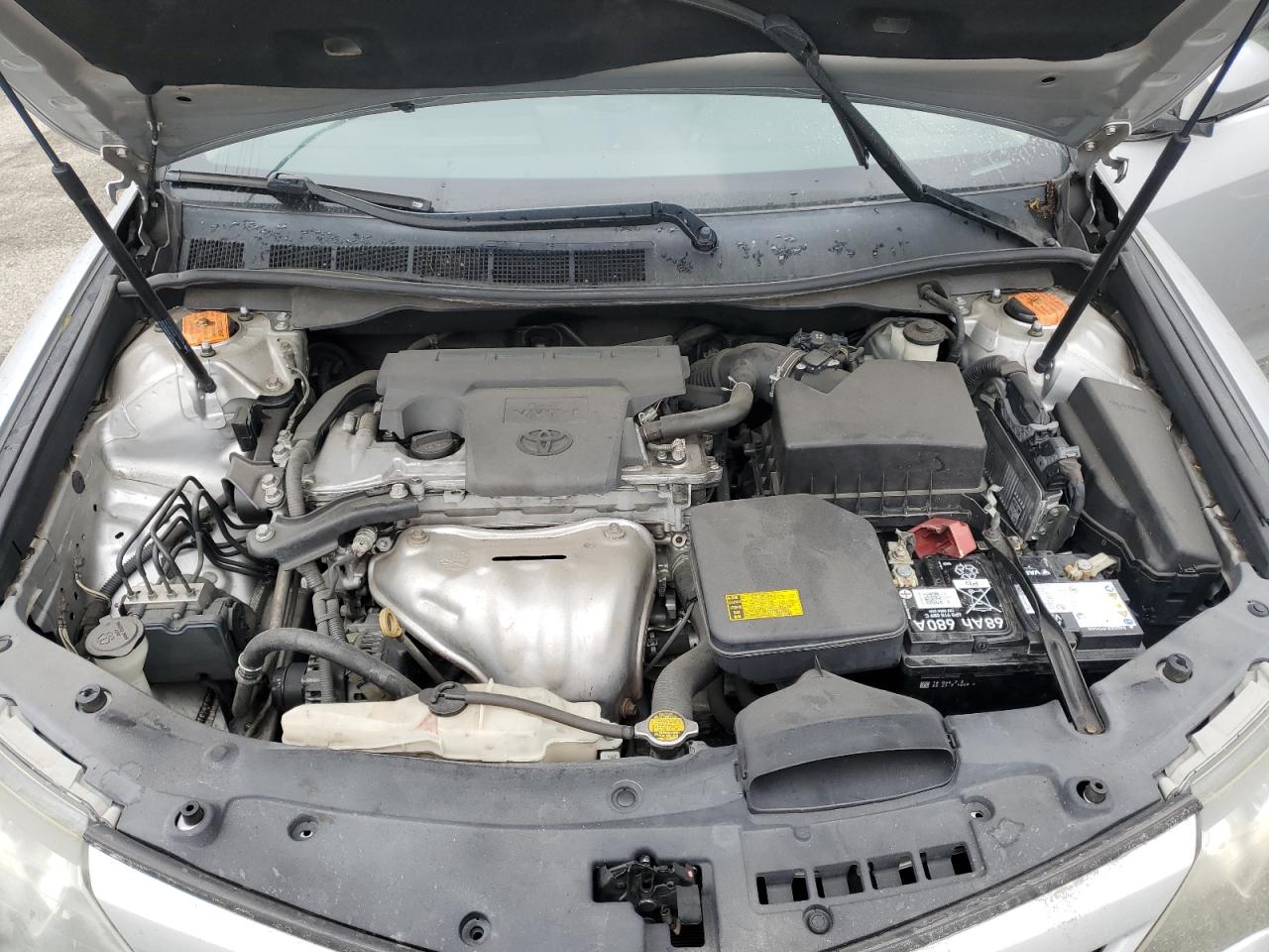 2014 Toyota Camry - Image 13