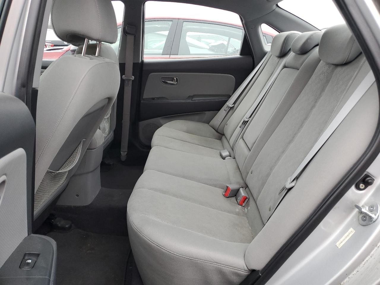 2010 Hyundai Elantra - Image 10