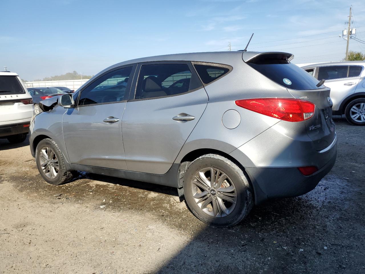 2015 Hyundai Tucson - Image 2
