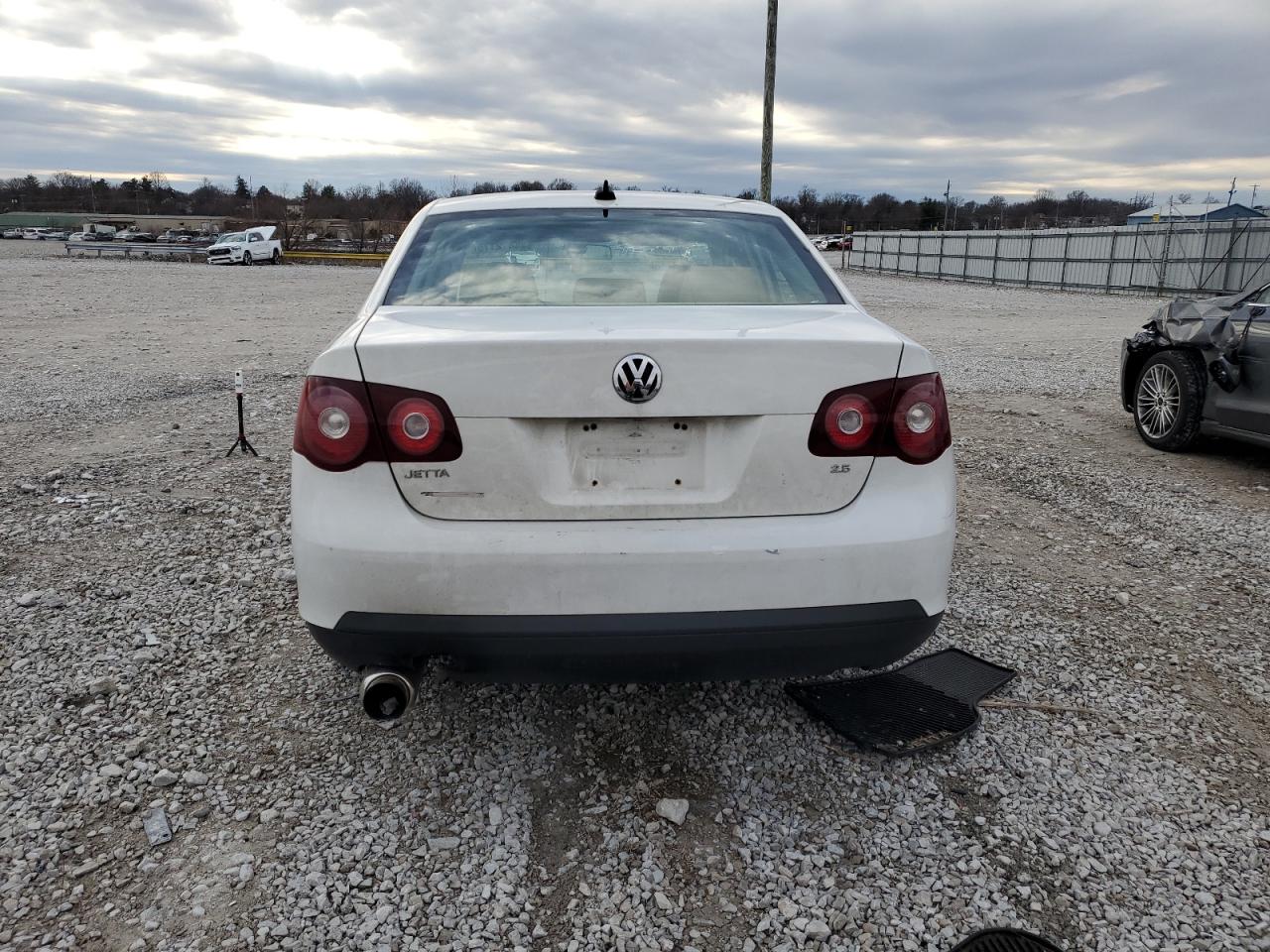 2009 Volkswagen Jetta - Image 6