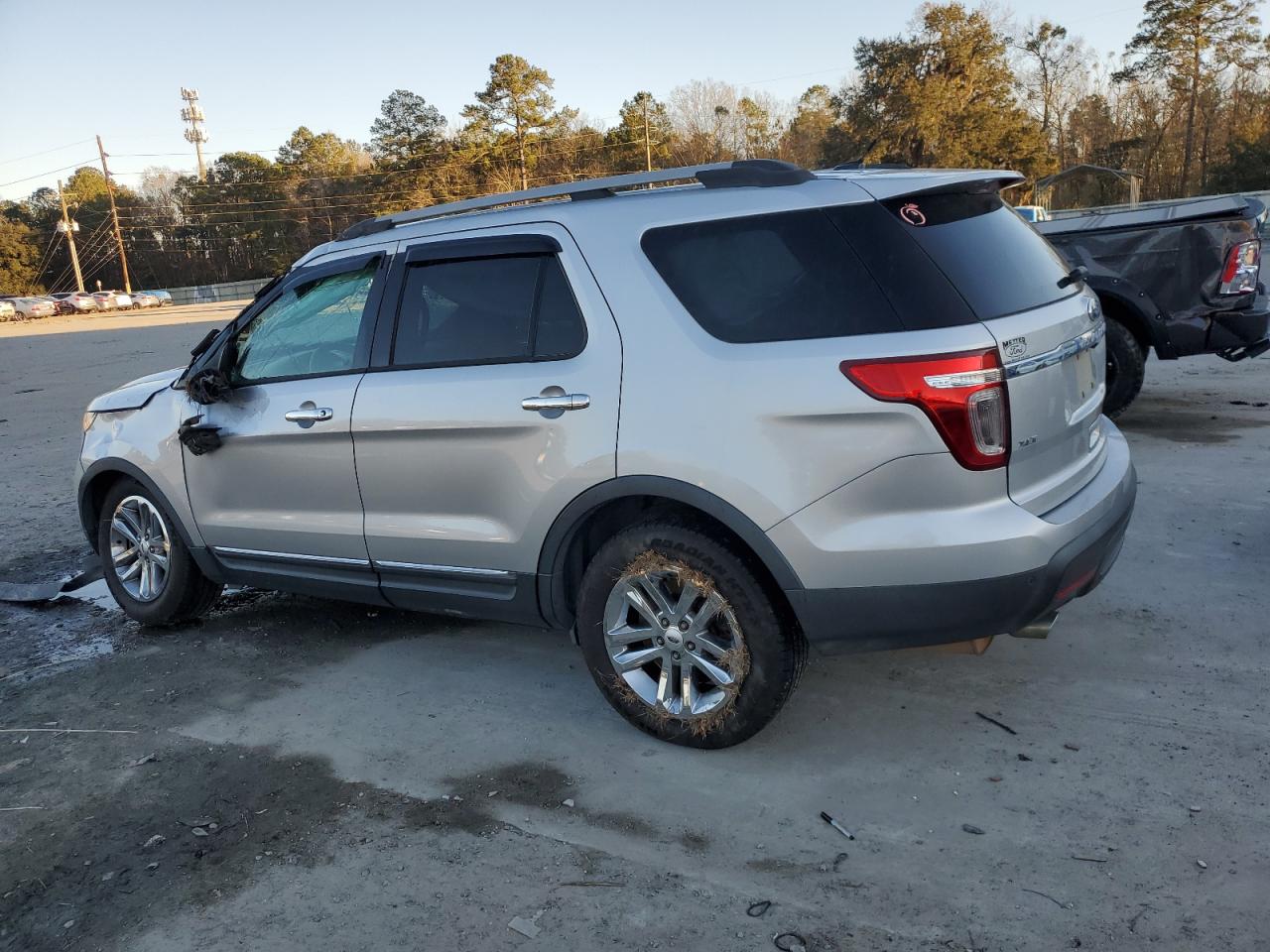 2015 Ford Explorer - Image 2
