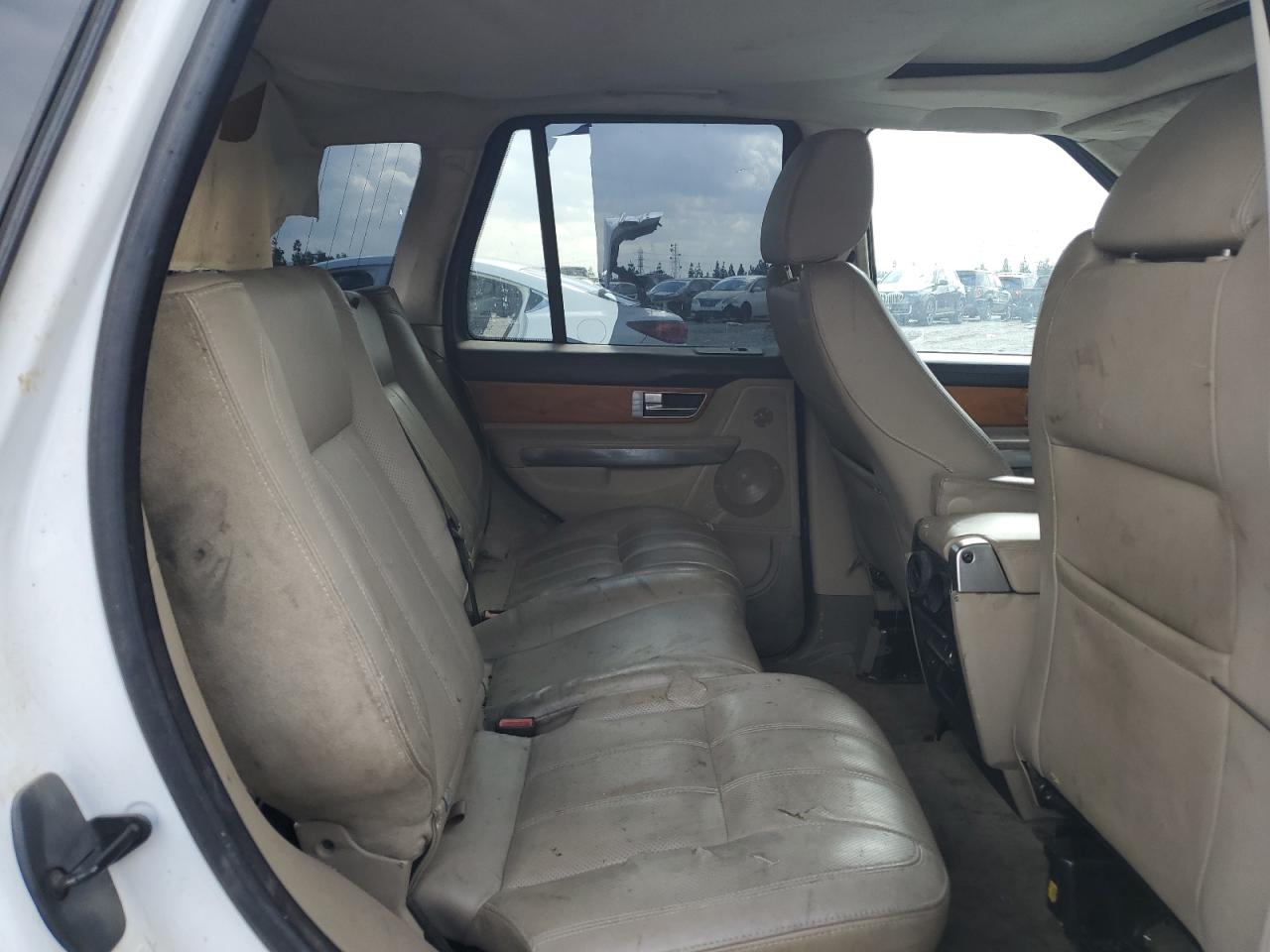 2011 Land Rover Range Rover - Image 11