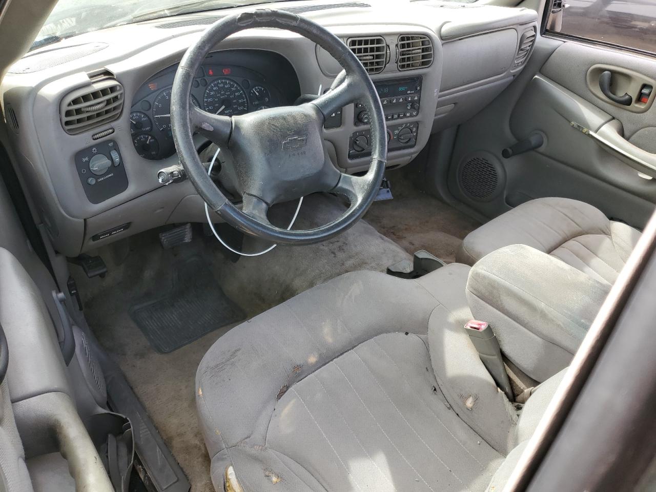 2003 Chevrolet S-10 Pickup - Image 8