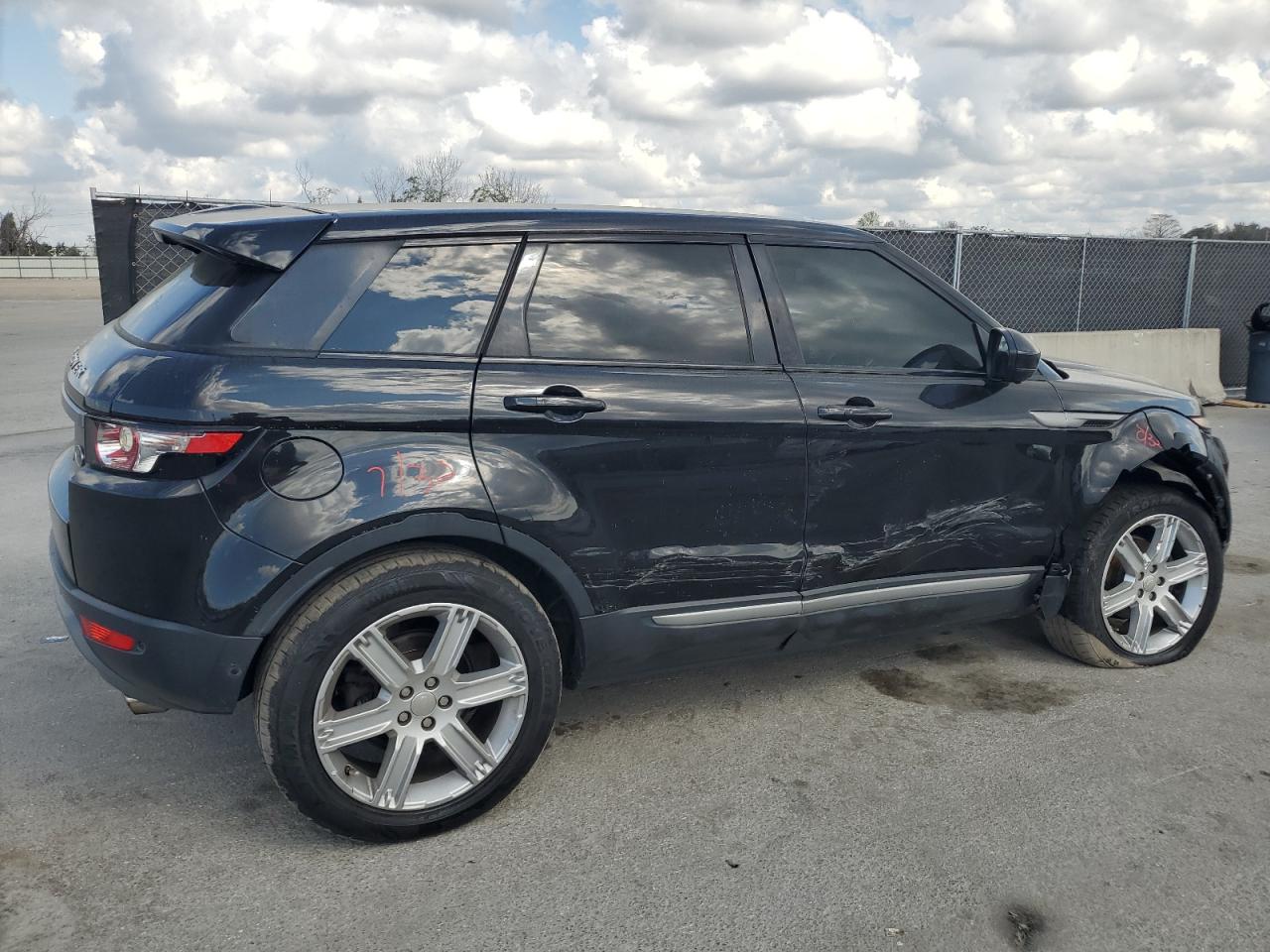 2015 Land Rover Range Rover - Image 3
