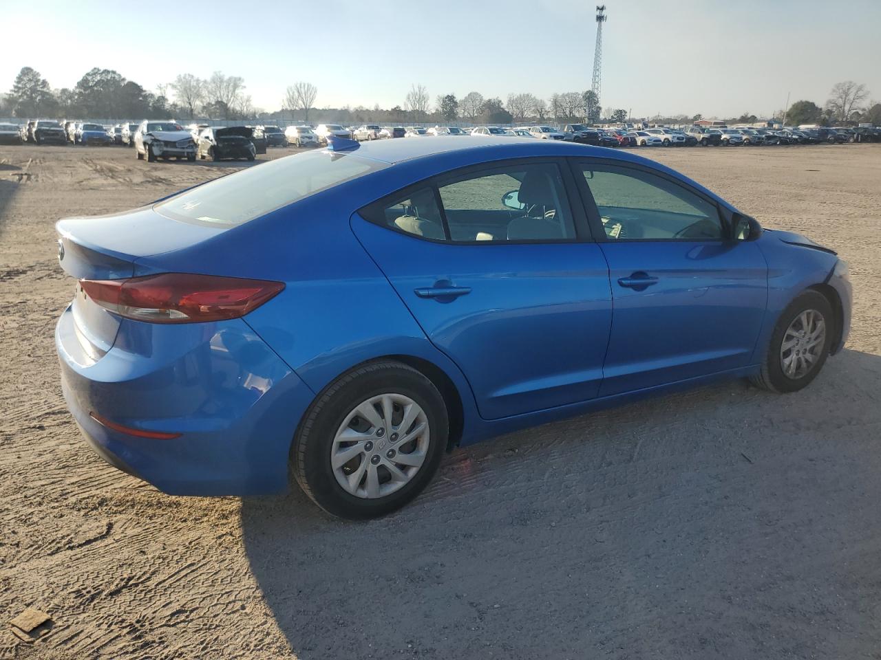 2017 Hyundai Elantra - Image 3