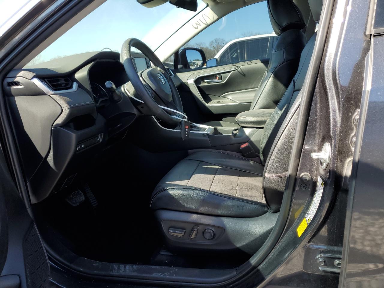 2020 Toyota RAV 4 - Image 7