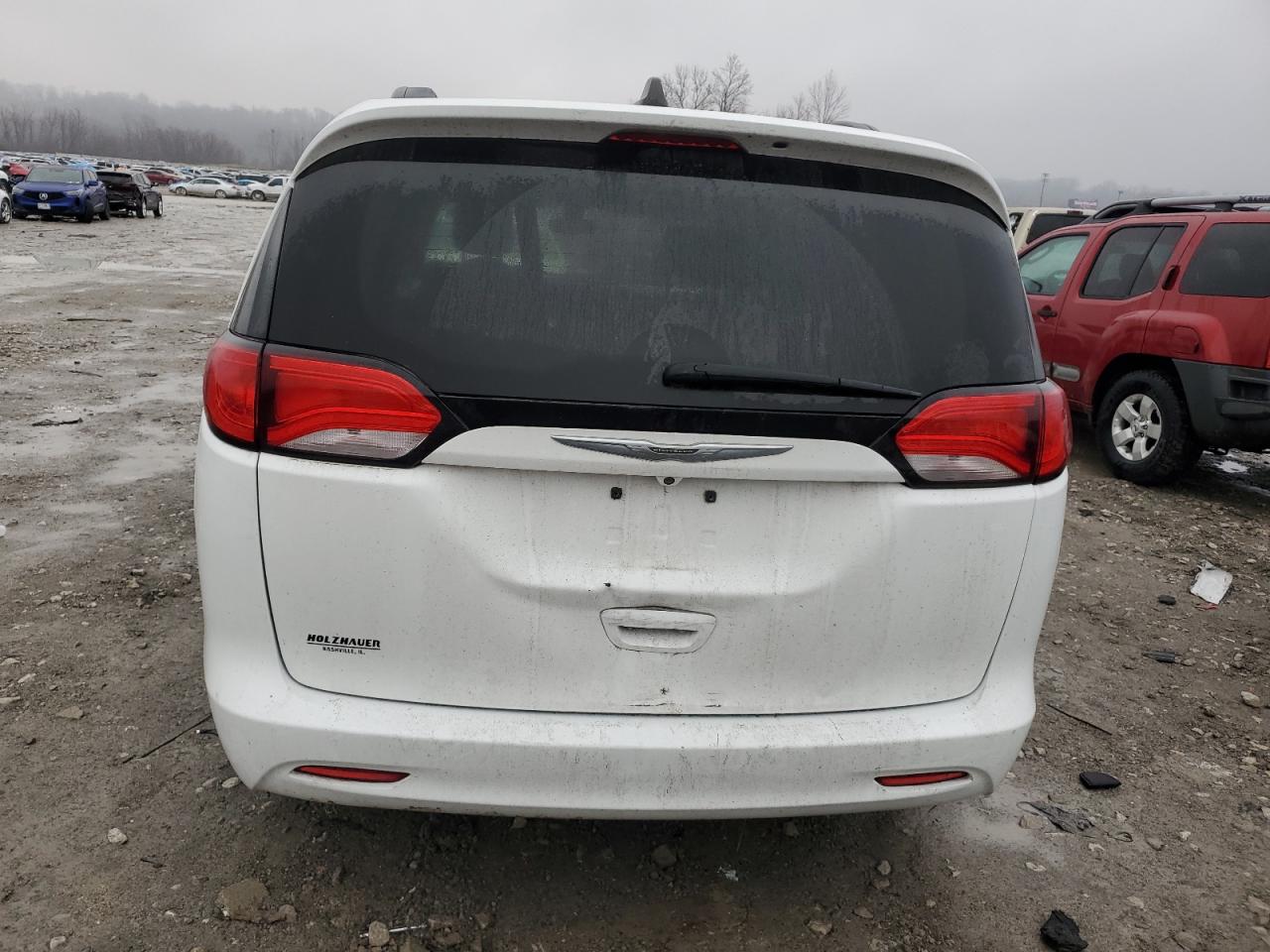 2021 Chrysler Voyager - Image 6
