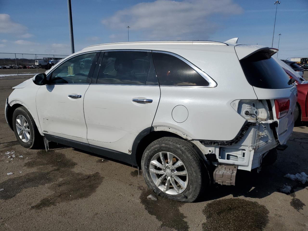 2016 Kia Sorento - Image 2