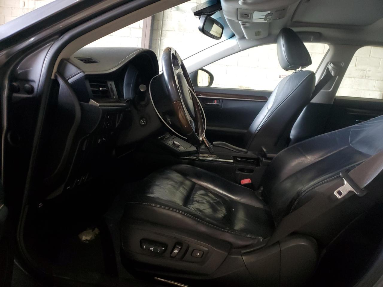 2013 Lexus ES - Image 7