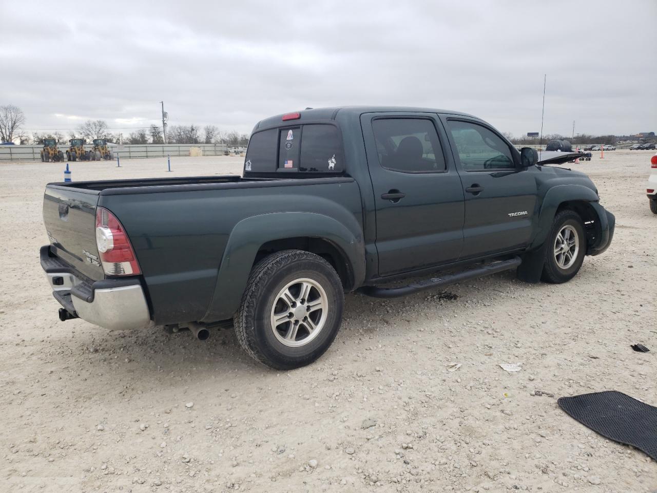 2011 Toyota Tacoma - Image 3