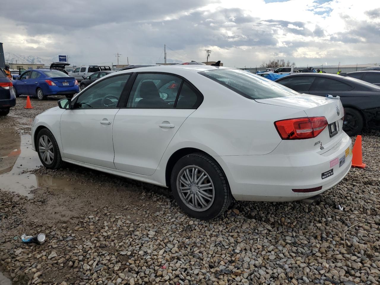 2015 Volkswagen Jetta - Image 2