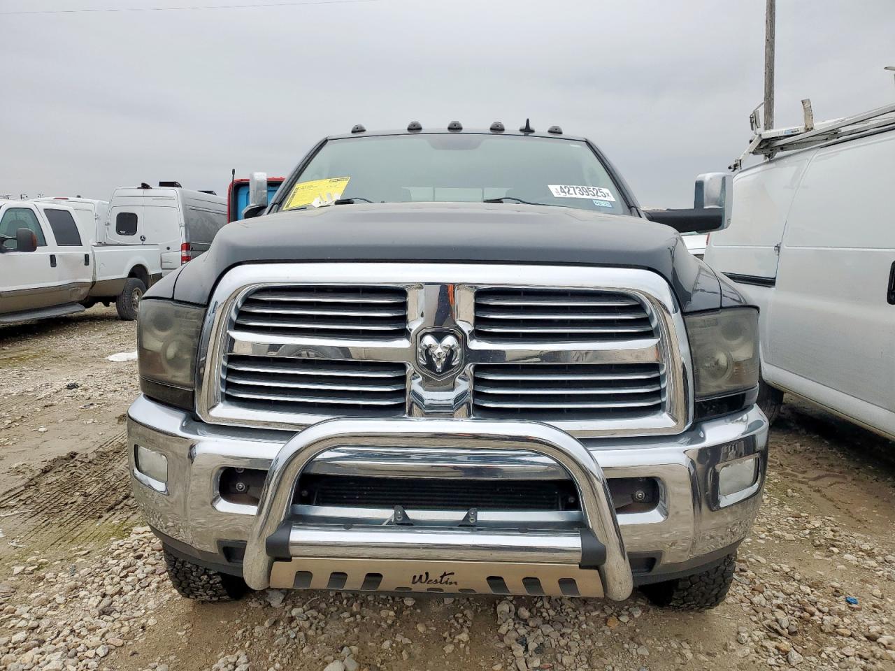 2015 RAM 3500 - Image 5