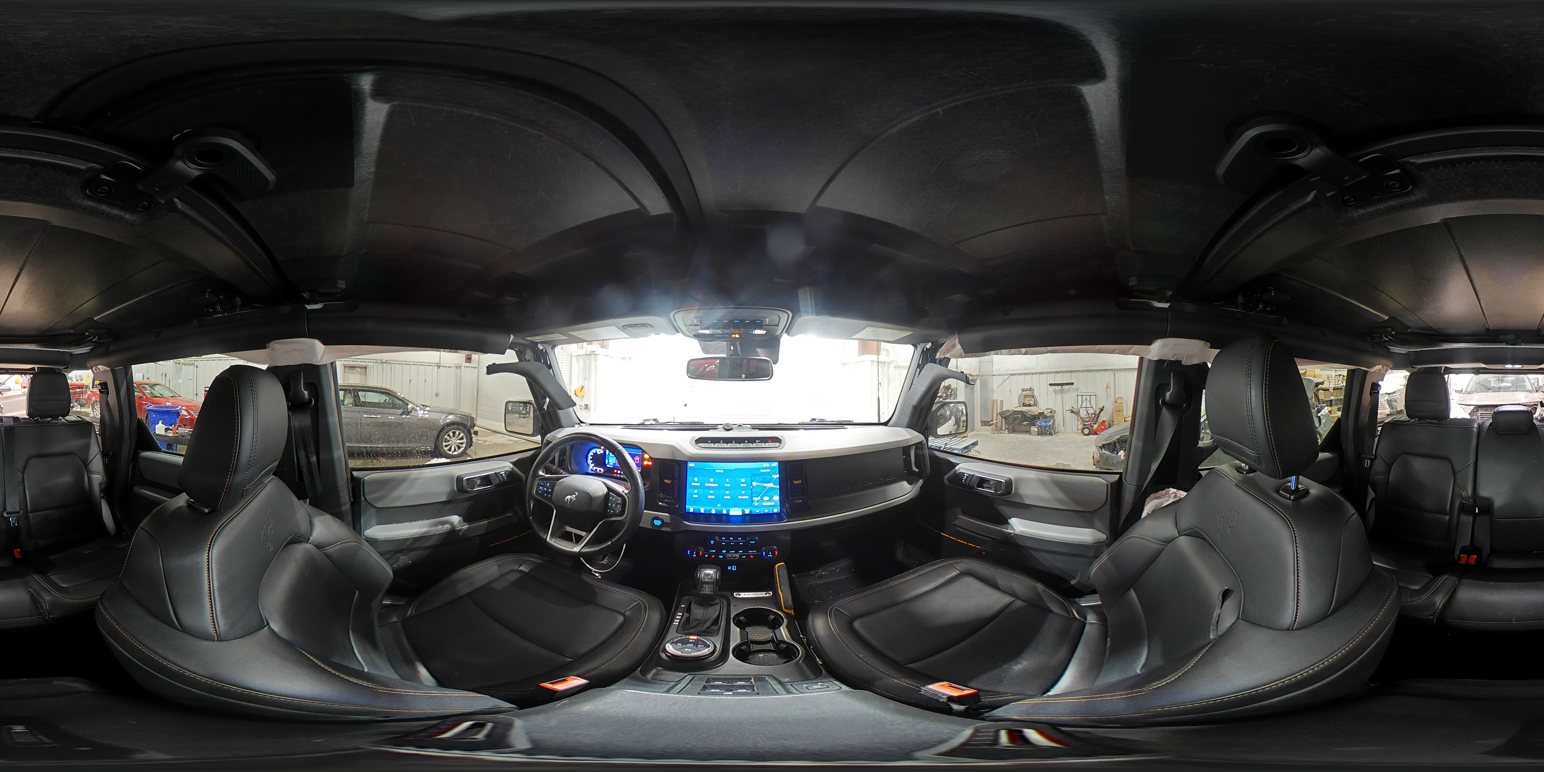 2022 Ford Bronco - Image 14