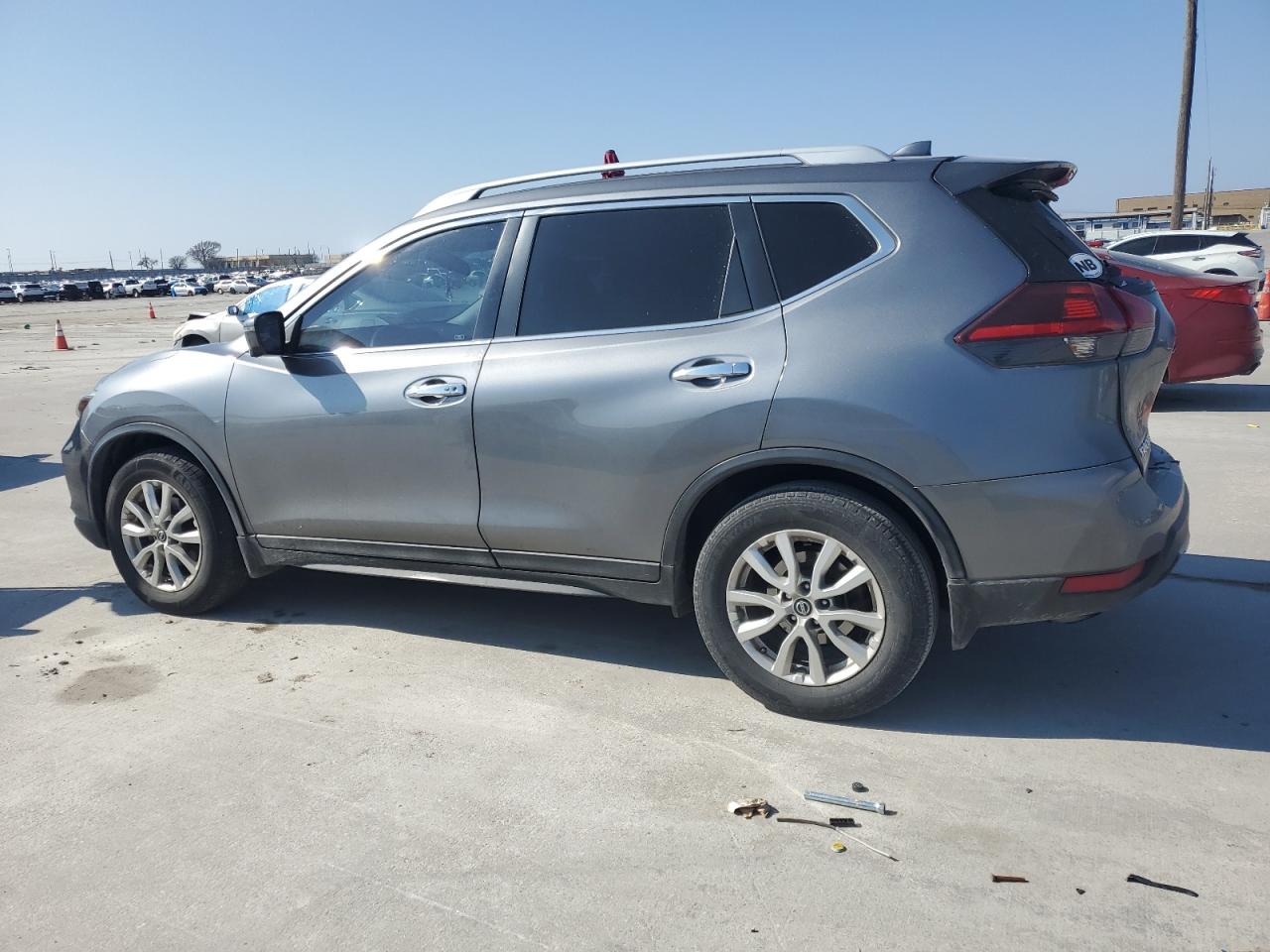 5N1AT2MT0JC718008 NISSAN ROGUE 2018