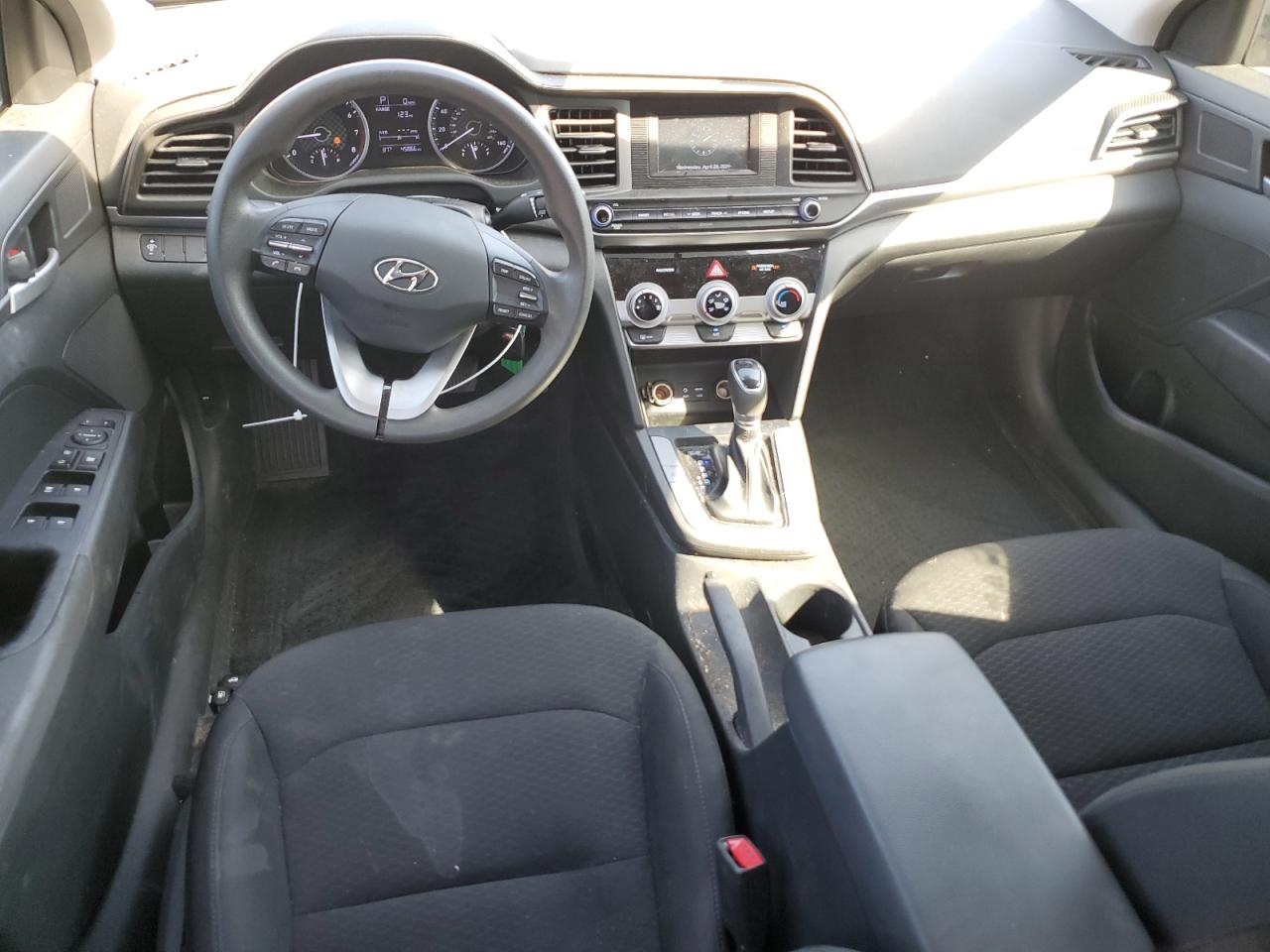 2019 Hyundai Elantra - Image 8