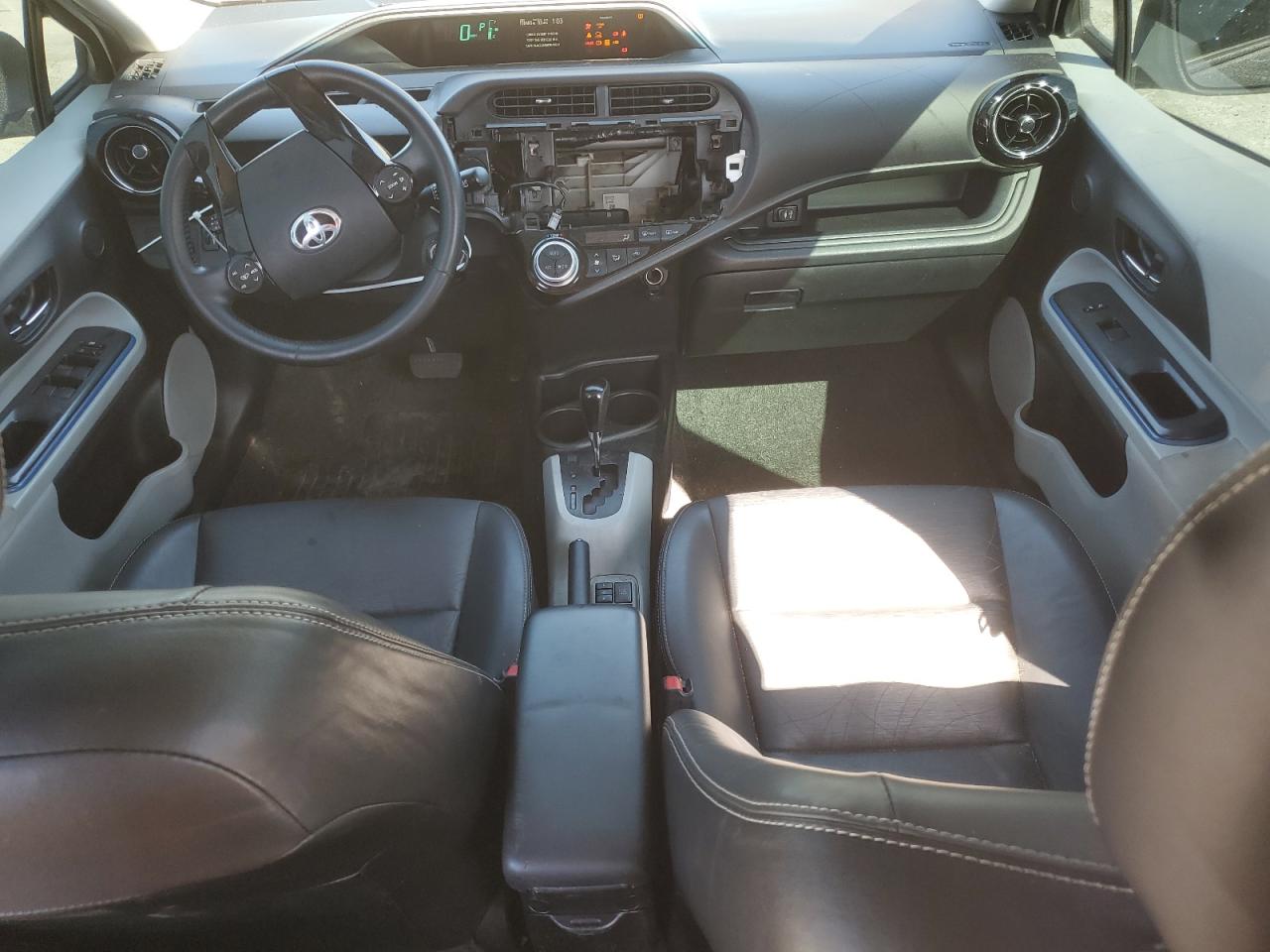 2012 Toyota Prius - Image 8
