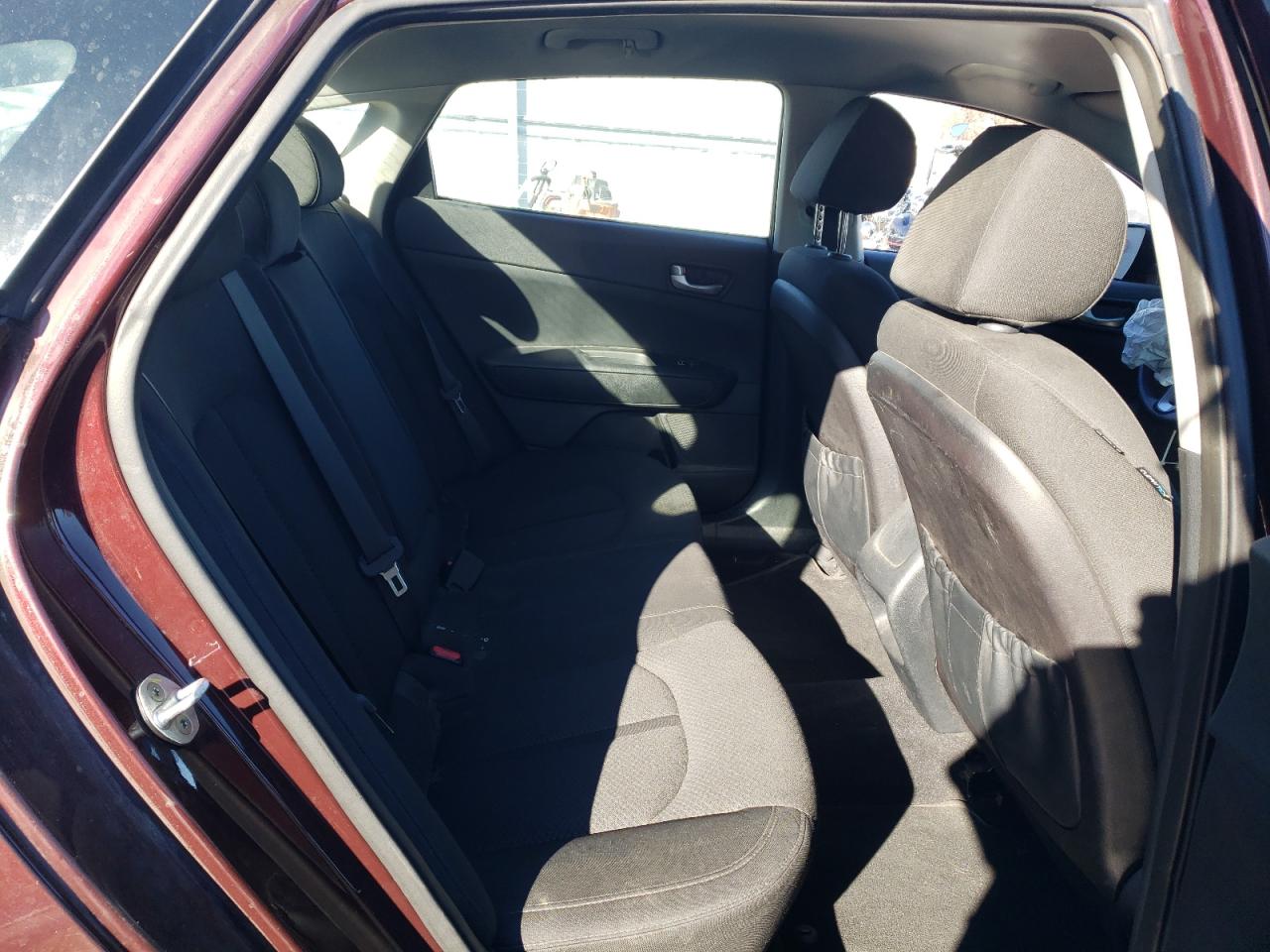2016 Kia Optima - Image 10