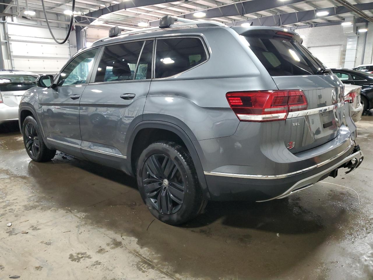 2019 Volkswagen Atlas - Image 2