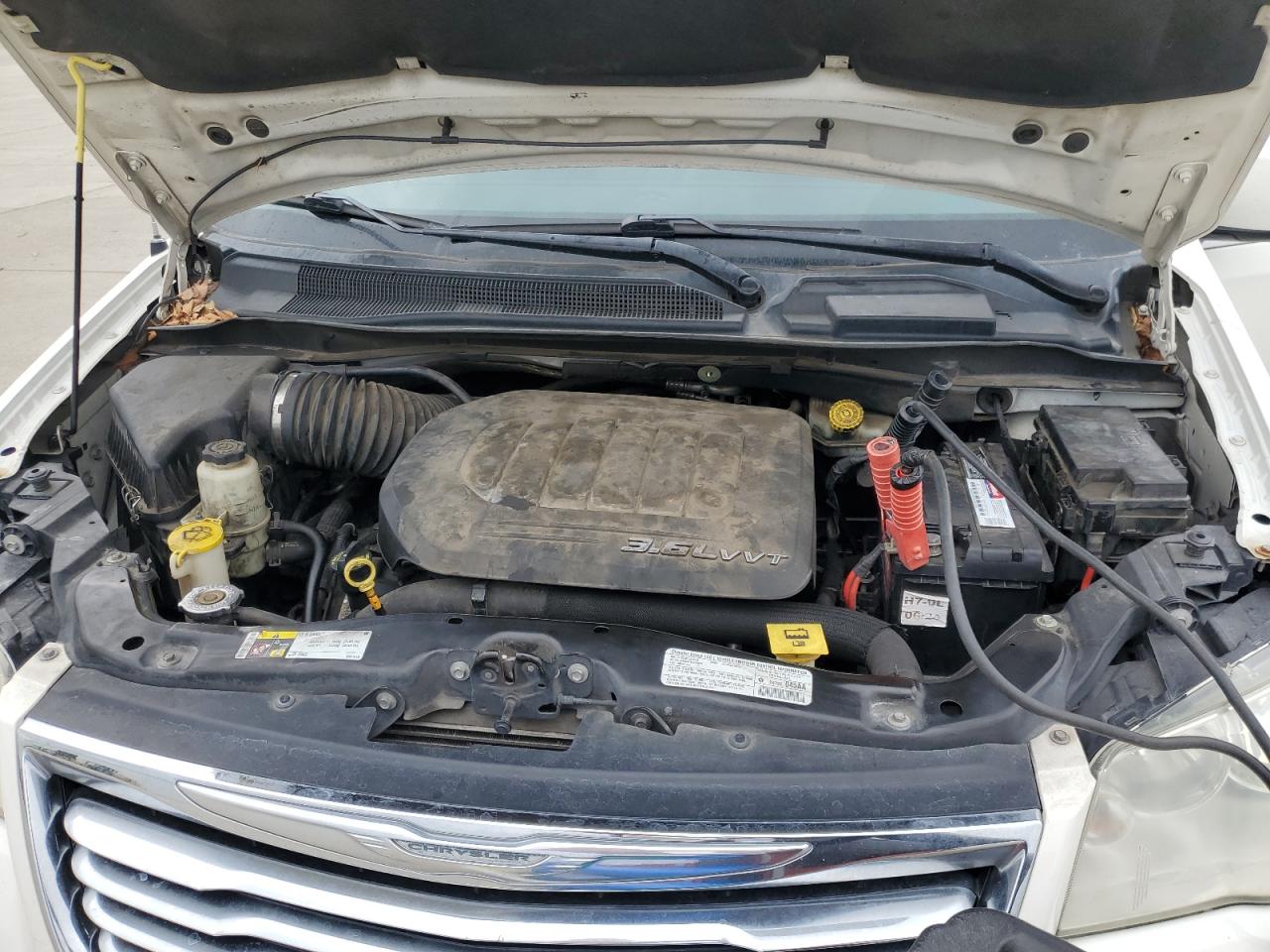 2013 Chrysler Town & Country - Image 12